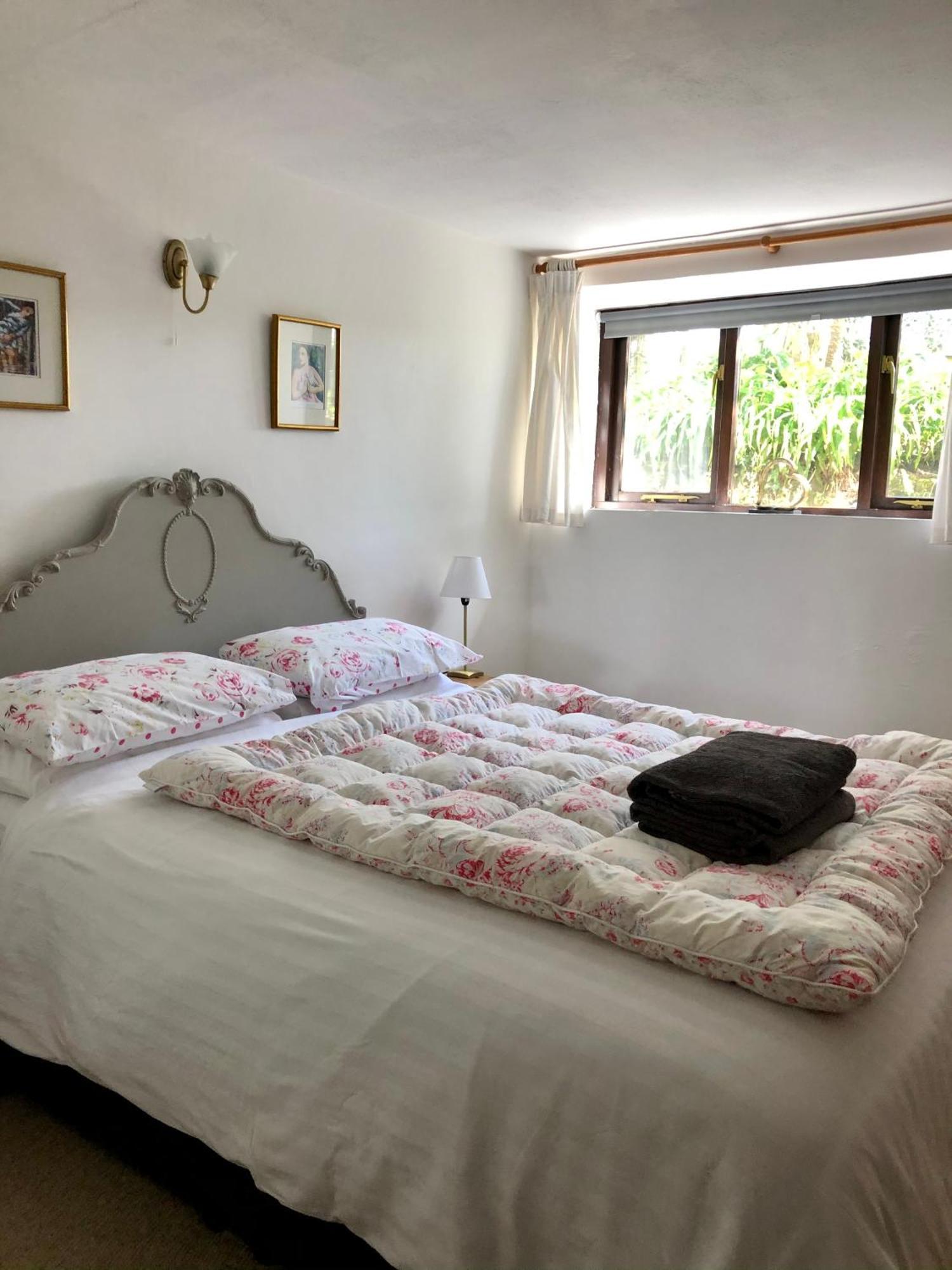 Lake Villa Holiday Cottages Holsworthy Exterior photo